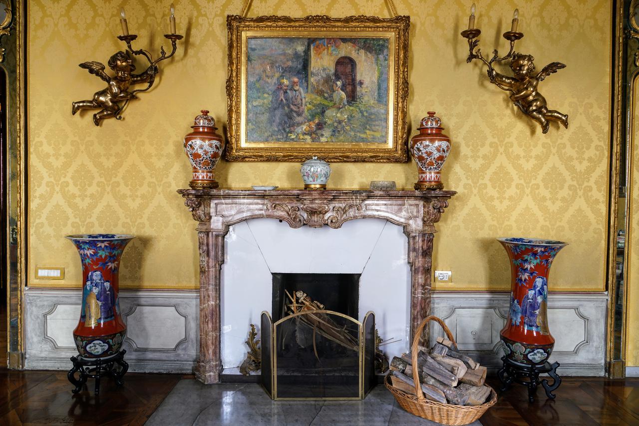 Bed & Breakfast Art Experience *